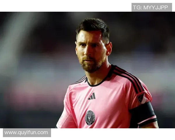 足球球星冷漠时刻集锦：从无表情到冷酷一笑的瞬间回顾